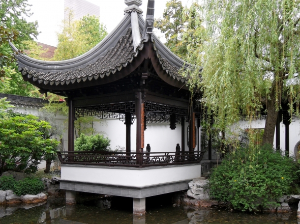 Knowing the Fish pavilion at Lan Su Chinese Garden